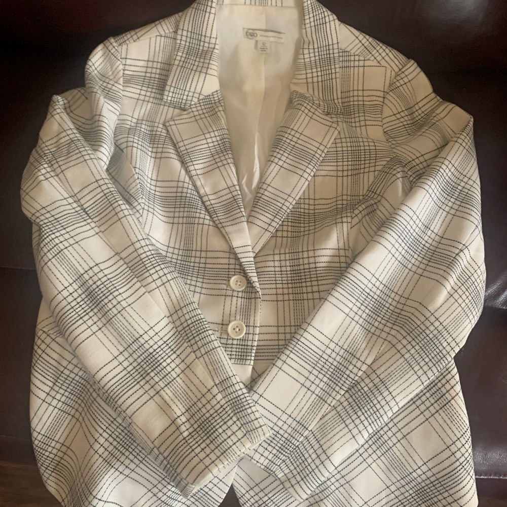 Whit stepped blazer